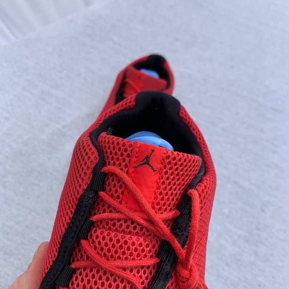 Jordan Future Red Size 9.5 US - Picture 6 of 7